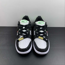 Cargar imagen en el visor de la galería, SB Dunk Low Disrupt 2 Just Do It Snakeskin Black White DV1490-161
