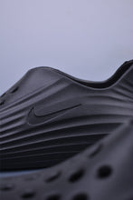 Cargar imagen en el visor de la galería, Nike ReactX Rejuven8 Black Black Hook HV5060-001
