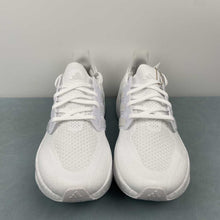 Cargar imagen en el visor de la galería, Adidas UltraBoost 5 Triple White ID8813
