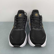 Cargar imagen en el visor de la galería, Nike Vomero Premium White Gold HQ2050-683
