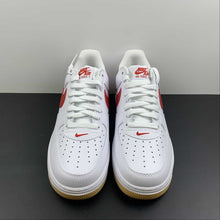 Cargar imagen en el visor de la galería, Air Force 1 07 Low Color of the Month University Red Gum DJ3911-102
