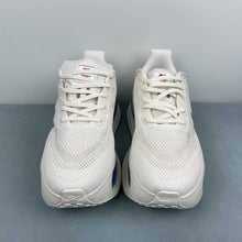 Cargar imagen en el visor de la galería, Nike Vomero Premium White Red Blue FN8453-009
