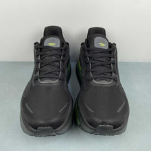 Cargar imagen en el visor de la galería, Nike Vomero Premium Black Volt HQ2050-001
