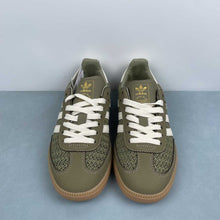 Cargar imagen en el visor de la galería, Adidas Samba OG Orbit Green Cream White Gum JR9447
