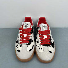 Cargar imagen en el visor de la galería, Adidas Samba OG Cow Print Aurora Coffee KI6956

