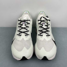 Cargar imagen en el visor de la galería, Air ZoomX VaporFly Next 4 White Hyper Pink Mint Foam Black HF6414-101
