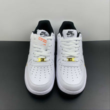 Cargar imagen en el visor de la galería, Air Force 1 07 Low White Black Gold DD1225-001
