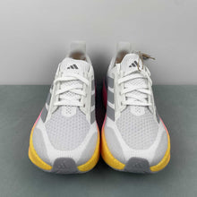 Cargar imagen en el visor de la galería, Adidas UltraBoost 5X Cloud White Halo Silver Lucid Pink IH0636
