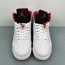 Cargar imagen en el visor de la galería, Air Jordan 5 Retro Fire Red Black Tongue HQ7978-101

