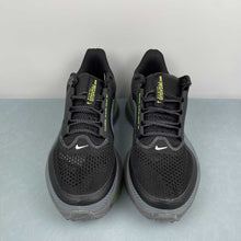 Cargar imagen en el visor de la galería, Pegasus Premium Dark Grey Fluorescent Green HQ2592-104
