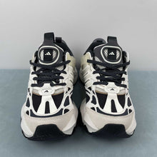 Cargar imagen en el visor de la galería, Adidas XLG Runner Deluxe Beige Black JR0577
