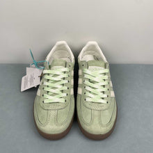 Cargar imagen en el visor de la galería, Adidas Handball Spezial Semi Green Spark Off White Gum KI5932
