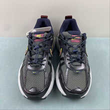 Cargar imagen en el visor de la galería, Nike V2k Run Obsidian Burgundy Volt FV6602-400
