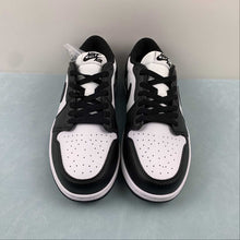 Cargar imagen en el visor de la galería, Air Jordan 1 Low Black White CZ0790-110
