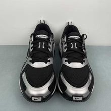 Cargar imagen en el visor de la galería, Nike Zoom Vomero PLUS Black Silver IM6776-555

