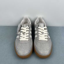 Cargar imagen en el visor de la galería, Adidas Samba OG Silver Metallic Sand KI6264
