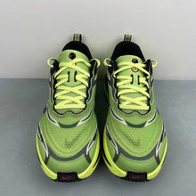 Cargar imagen en el visor de la galería, Nike Zoom Vomero PLUS Multi-Color Volt White Black IM8072-999
