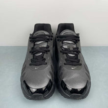 Cargar imagen en el visor de la galería, Air Max Dn8 Black Metallic Dark Grey HF5509-002
