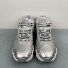 Cargar imagen en el visor de la galería, Air Max Dn8 Wolf Grey Metallic Silver HF5509-001
