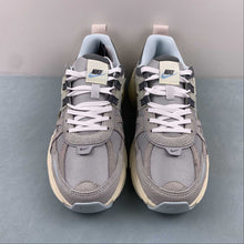 Cargar imagen en el visor de la galería, Nike V2k Run Light Bone Metallic Platinum FZ3596-072
