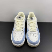 Cargar imagen en el visor de la galería, Air Force 1 07 Low Light Blue Grey AA1366-401
