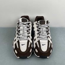 Cargar imagen en el visor de la galería, Nike P-6000 Phantom Baroque Brown Metallic Summit White Armory Navy HV8972-001
