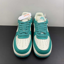 Cargar imagen en el visor de la galería, Air Force 1 07 Low SU19 Green Lake Bridge Black GH5696-302
