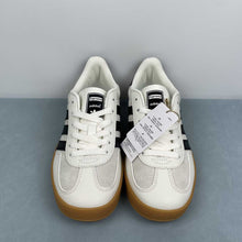 Cargar imagen en el visor de la galería, Adidas Gazelle x Supreme White Black Red Gum SC9207-726
