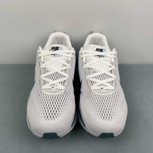 Cargar imagen en el visor de la galería, Nike Zoom Vomero 18 White Grey Green HM6804-103
