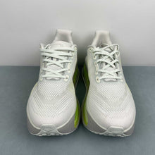 Cargar imagen en el visor de la galería, Nike Vomero Premium Moon FN8453-010
