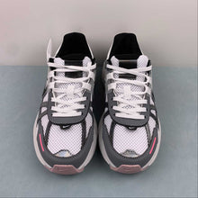 Cargar imagen en el visor de la galería, Nike V2k Run Year Of The Dragon FZ5061-100
