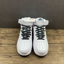 Cargar imagen en el visor de la galería, Air Force 1 07 Mid LV8 White Black 366731-808
