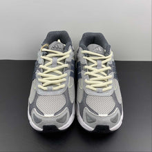 Cargar imagen en el visor de la galería, Adidas Response CL Metal Grey GZ1561

