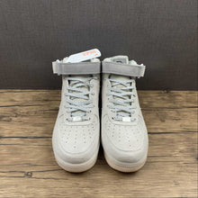 Cargar imagen en el visor de la galería, Air Force 1 07 Mid x Reigning Champ White Gray Black 807618-300
