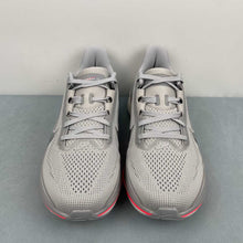 Cargar imagen en el visor de la galería, Air Zoom Pegasus 42 SE Wolf Grey Metallic Silver IB1873-004
