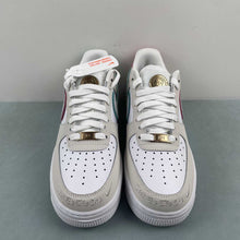 Cargar imagen en el visor de la galería, Air Force 1 07 Low Be The One White Gray Pink HM3694-011
