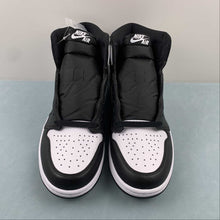 Cargar imagen en el visor de la galería, Air Jordan 1 Retro High OG Black White DZ5485-010
