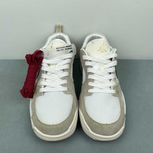 Cargar imagen en el visor de la galería, Jordan CMFT Era White Horse Year IQ3473-161
