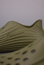 Cargar imagen en el visor de la galería, Nike ReactX Rejuven8 Medium Olive HV5060-201
