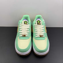 Cargar imagen en el visor de la galería, Air Force 1 07 Low Pinapple Green Glow Coconut Milk Metallic Gold CZ0268-300
