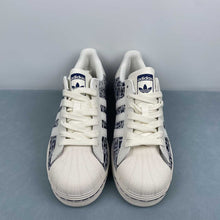 Cargar imagen en el visor de la galería, Adidas Superstar x Dior HS3081
