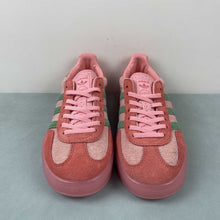 Cargar imagen en el visor de la galería, Adidas Gazelle Indoor Semi Pink Spark Preloved Scarlet IG6782
