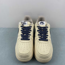 Cargar imagen en el visor de la galería, Air Force 1 07 Low Beige Deep Blue Reflection 315122-109
