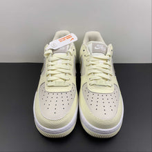 Cargar imagen en el visor de la galería, Air Force 1 07 Low Light Orewood Brown Ironstone FB8483-100
