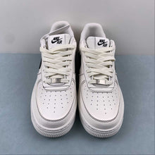 Cargar imagen en el visor de la galería, Vlone x Air Force 1 07 Low Off White Black AA5360-002
