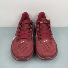 Cargar imagen en el visor de la galería, Air Zoom Pegasus 42 SE Team Red Barely Green IO8251-600
