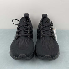 Cargar imagen en el visor de la galería, Adidas UltraBoost 5 Triple Black ID8812
