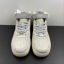 Cargar imagen en el visor de la galería, Air Force 1 07 Mid x Reigning Champ White Gray Black 807618-300

