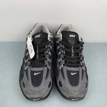 Cargar imagen en el visor de la galería, Nike P-6000 Suede Anthracite Metallic Silver HF0015-002
