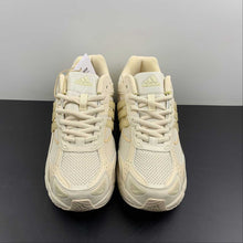 Cargar imagen en el visor de la galería, Adidas Response CL Light Brown GX2505
